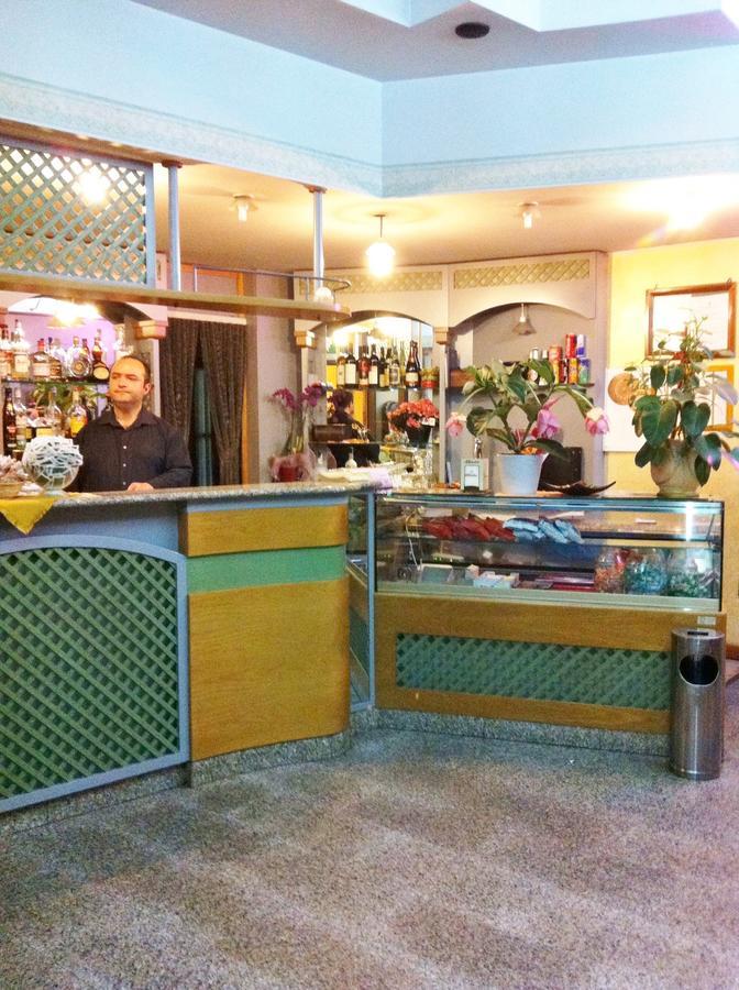 Hotel Centrale Quartu Sant'Elena Bagian luar foto