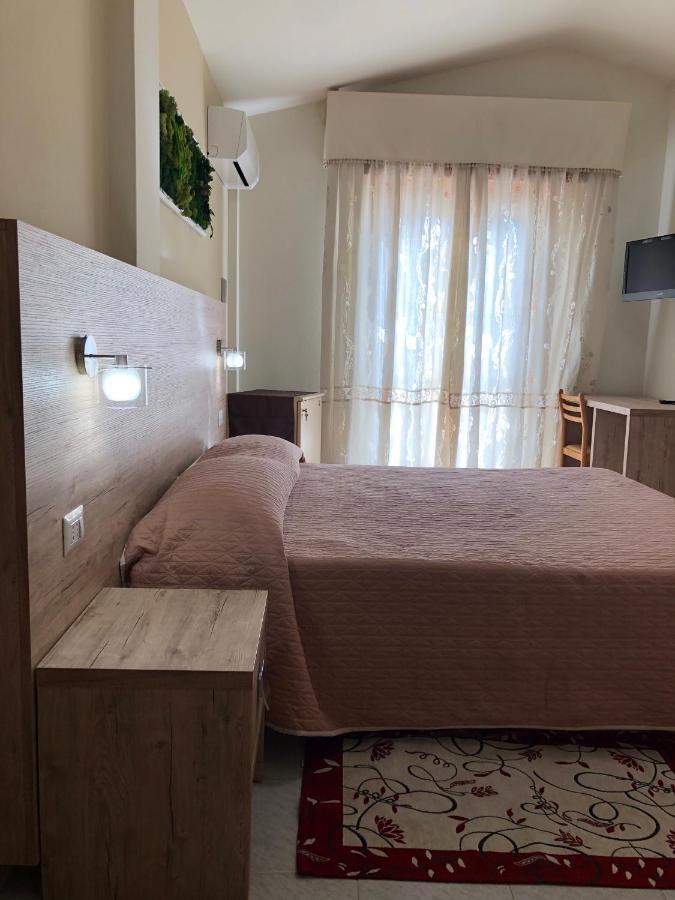 Hotel Centrale Quartu Sant'Elena Bagian luar foto