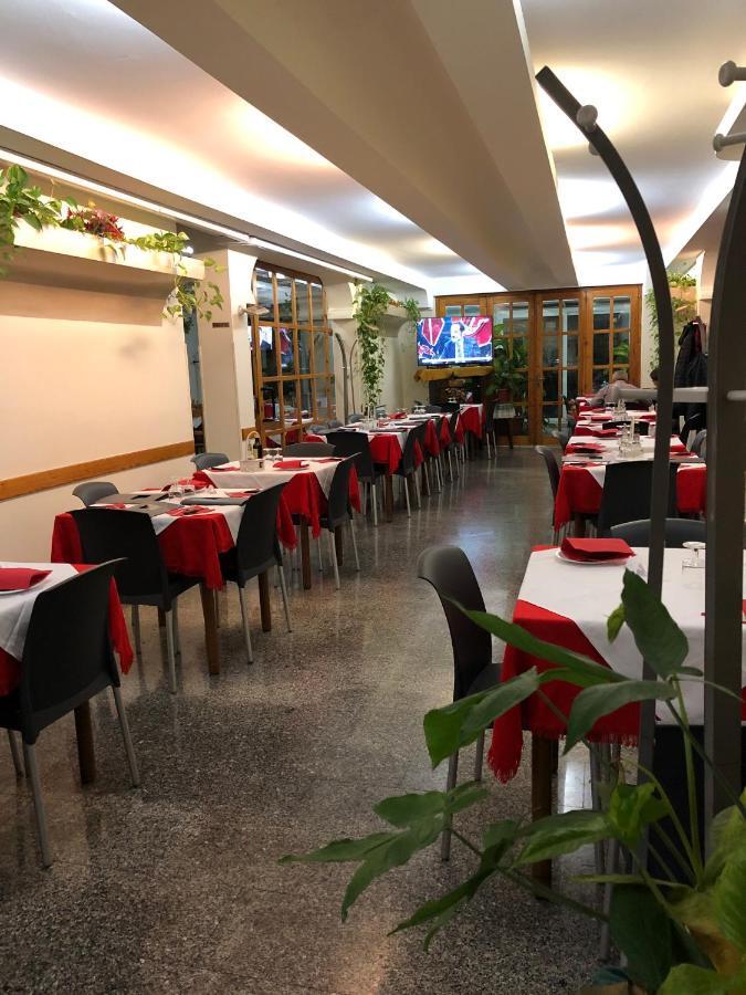 Hotel Centrale Quartu Sant'Elena Bagian luar foto